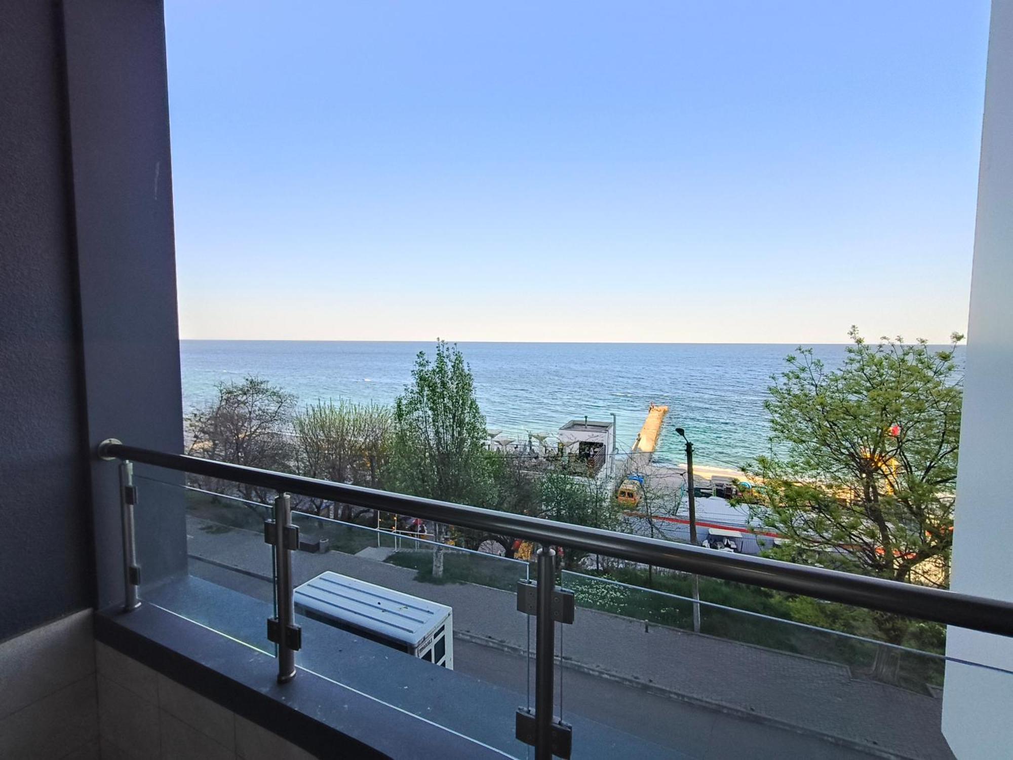 Апартаменты У Моря Magnit Первая Линия Odesa Exterior photo